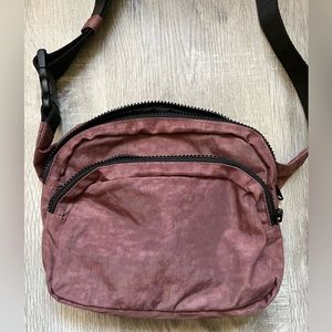 BAGGU Nylon Fanny Pack in Peppercorn